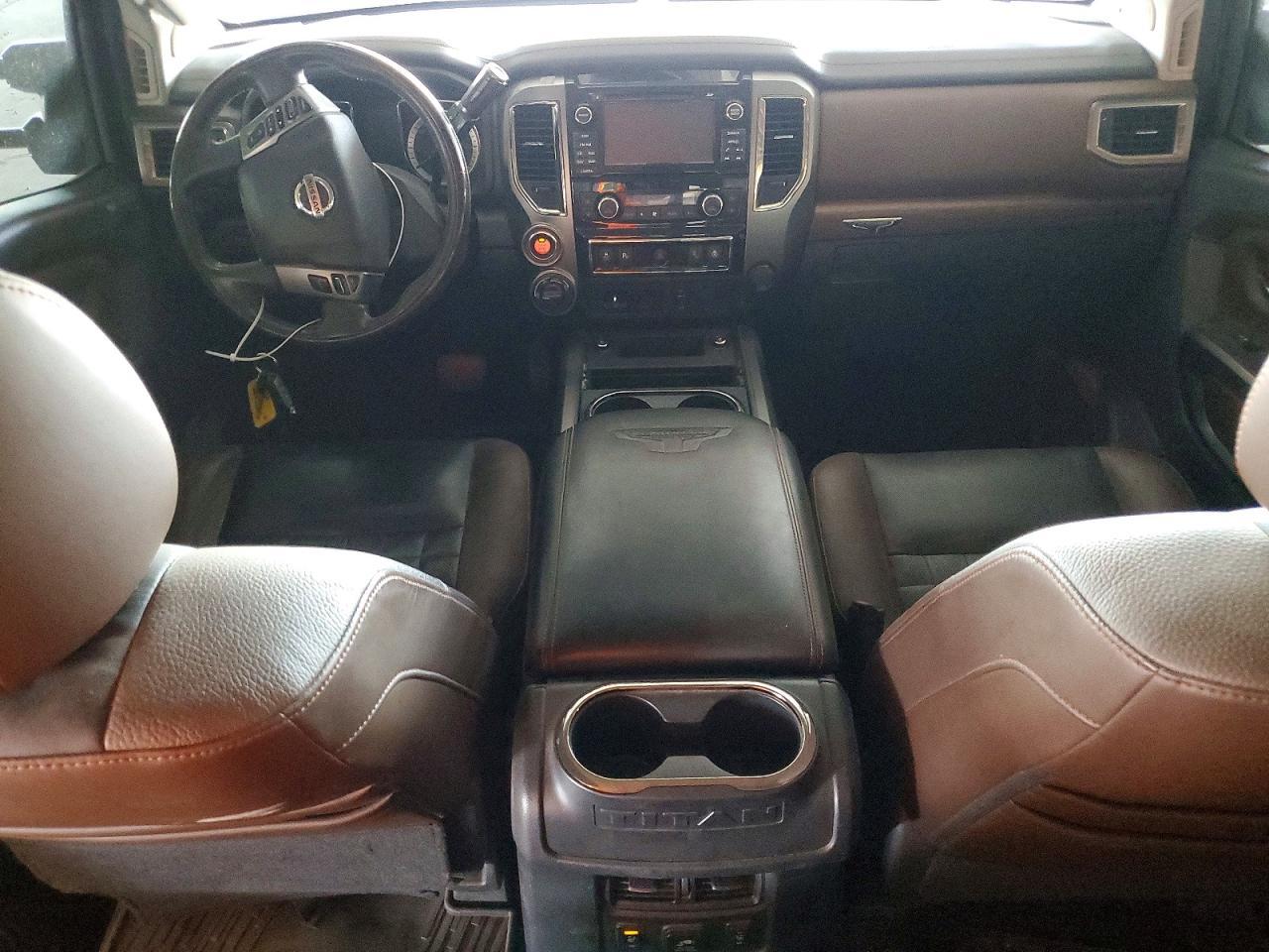 2017 NISSAN Titan