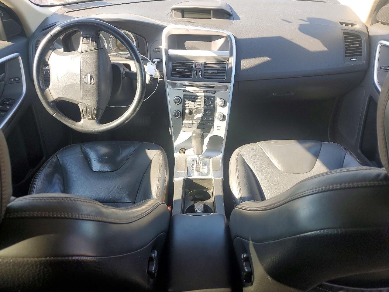 2010 VOLVO XC60