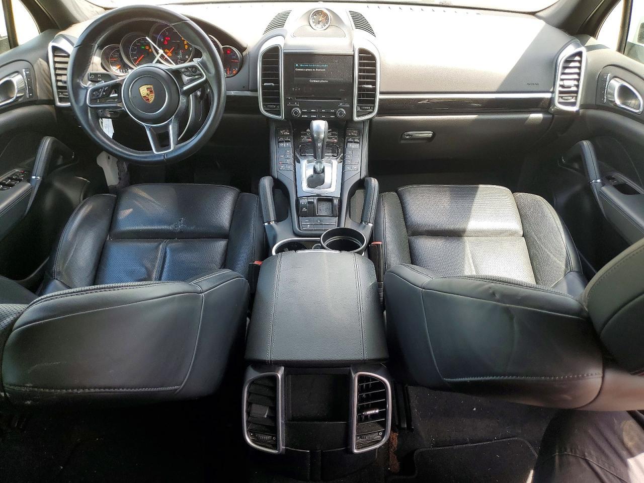 2017 PORSCHE CAYENNE