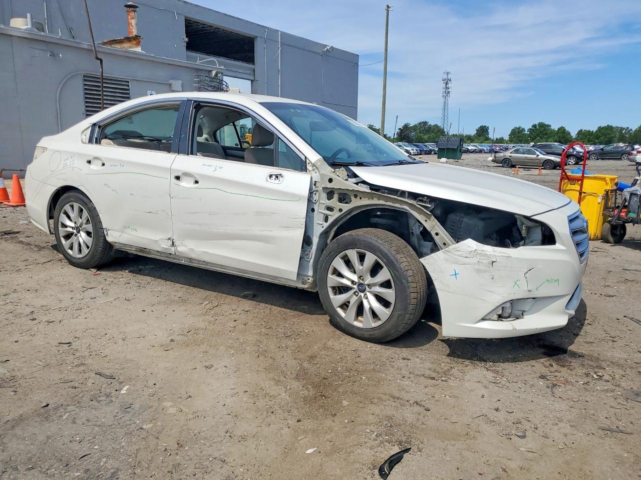 2017 SUBARU Legacy
