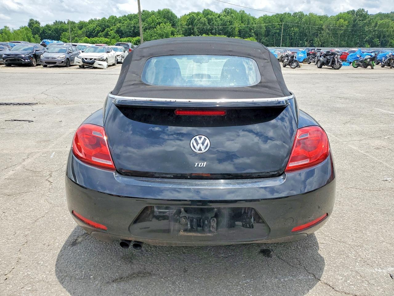 2013 VOLKSWAGEN Beetle