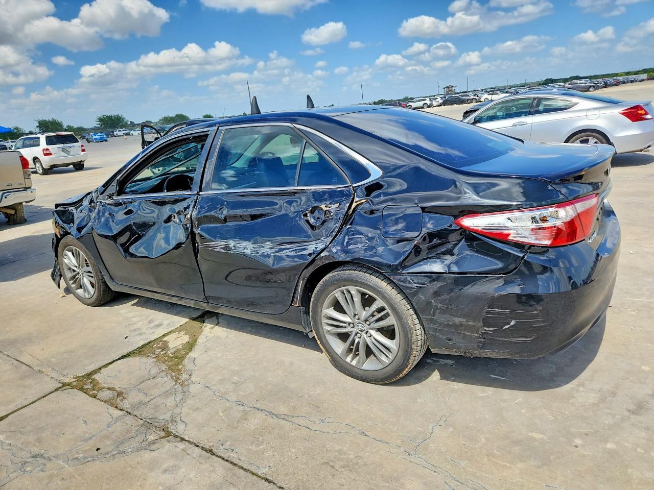 2015 TOYOTA CAMRY