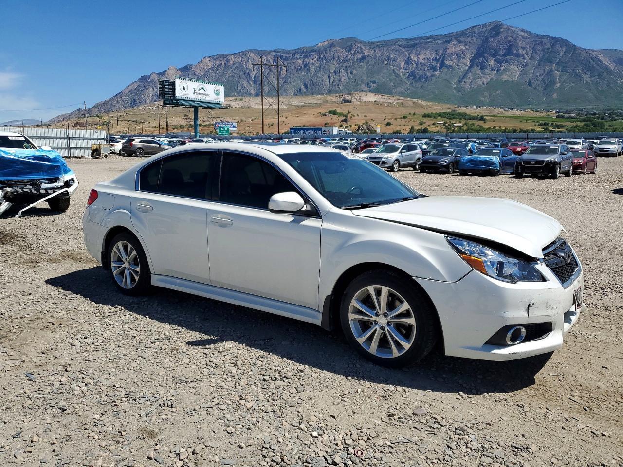 2014 SUBARU Legacy