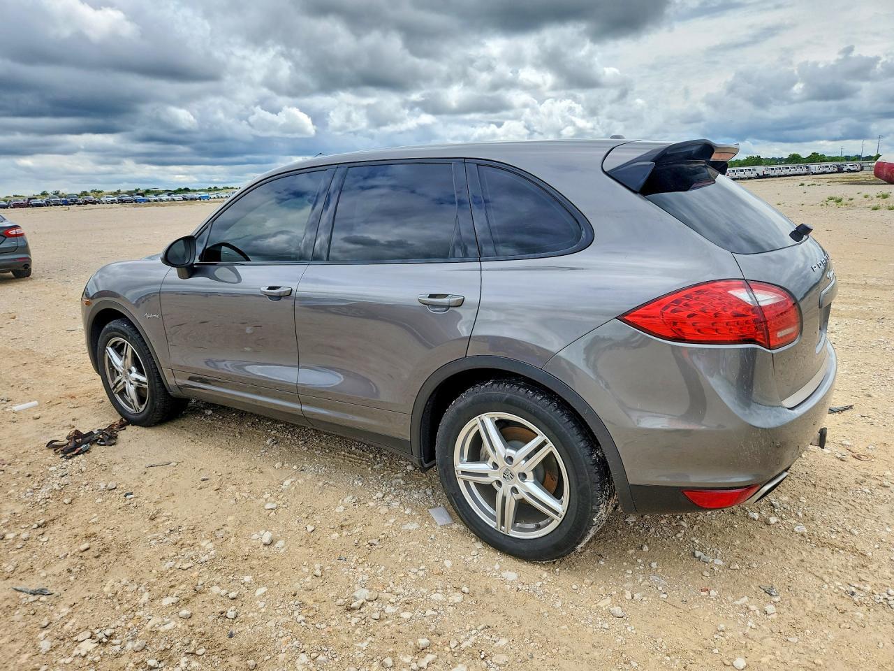 2014 PORSCHE CAYENNE