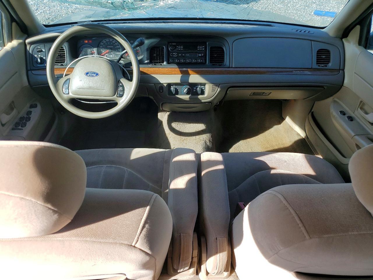 2002 FORD Crown Victoria
