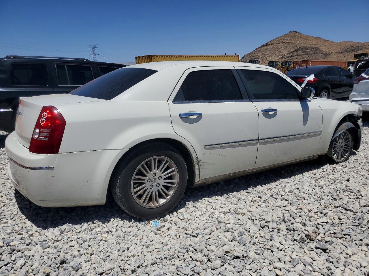 2010 CHRYSLER 300