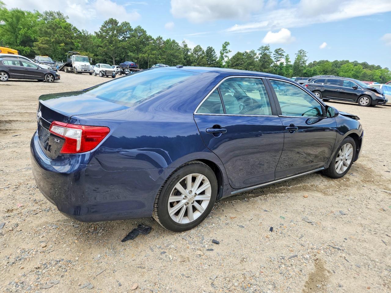 2014 TOYOTA CAMRY