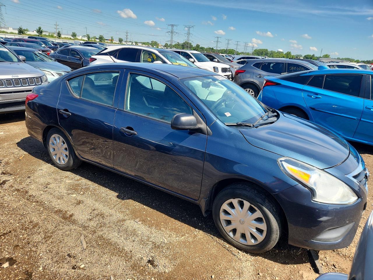 2015 NISSAN VERSA