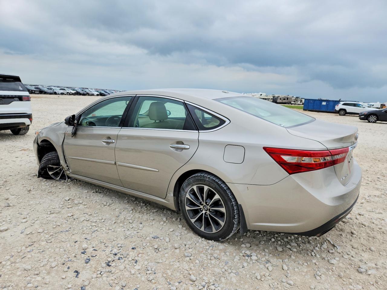 2016 TOYOTA Avalon
