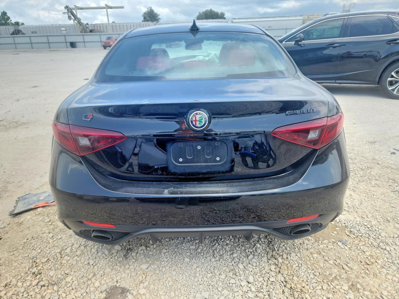 2021 ALFA ROMEO Giulia