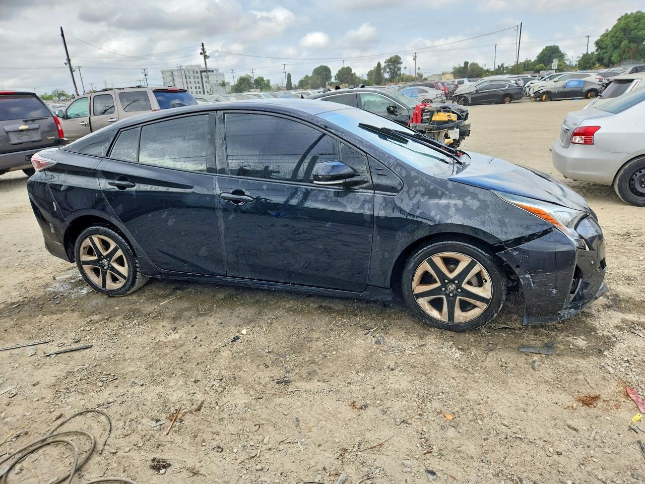 2016 TOYOTA PRIUS