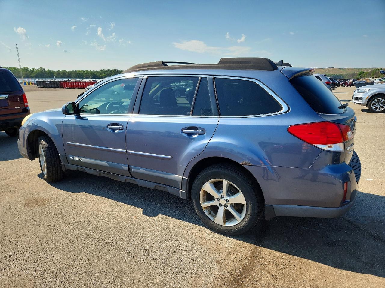 2013 SUBARU Outback