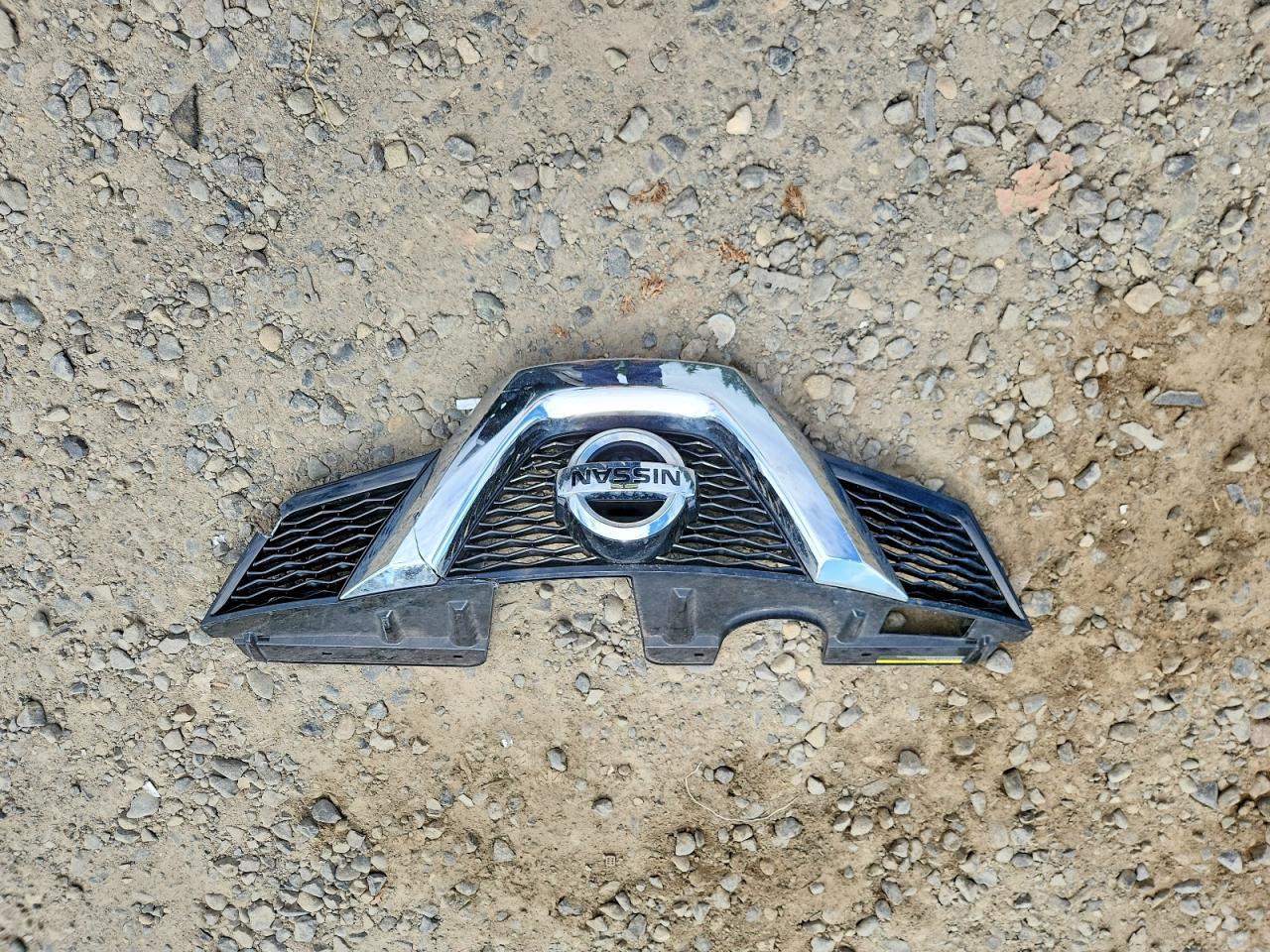 2015 NISSAN ROGUE