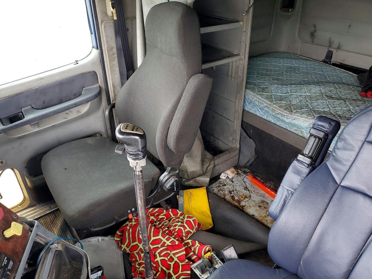 1999 FREIGHTLINER Conventional