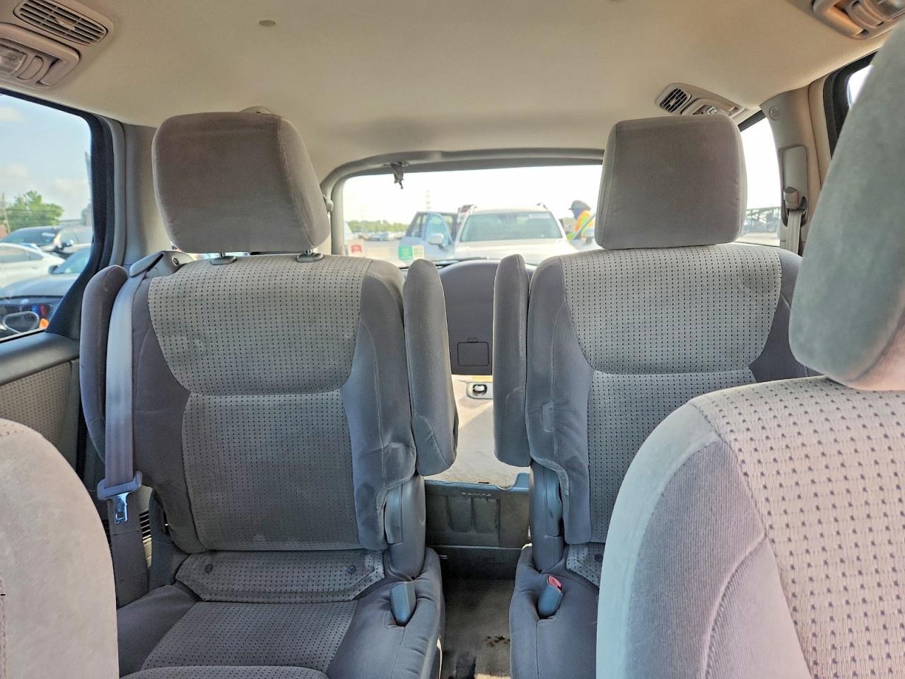 2009 TOYOTA SIENNA