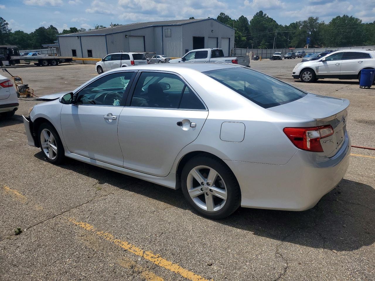 2014 TOYOTA CAMRY