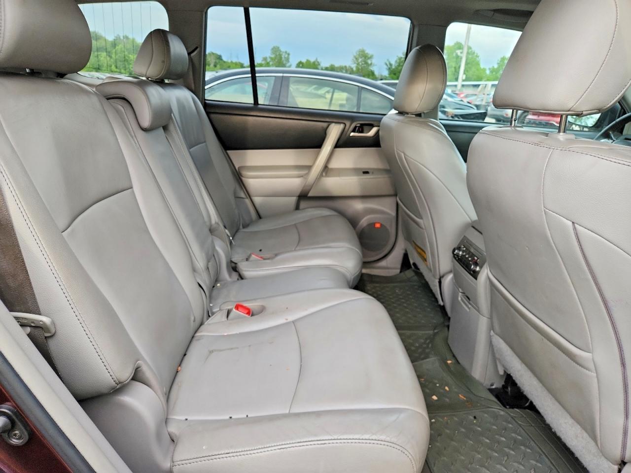 2012 TOYOTA HIGHLANDER