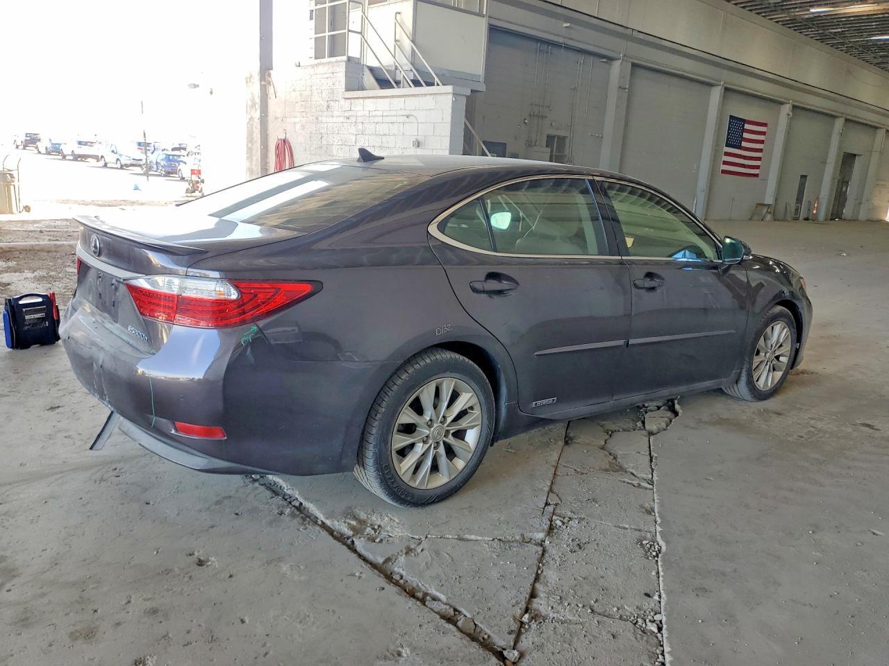 2013 LEXUS ES 300H