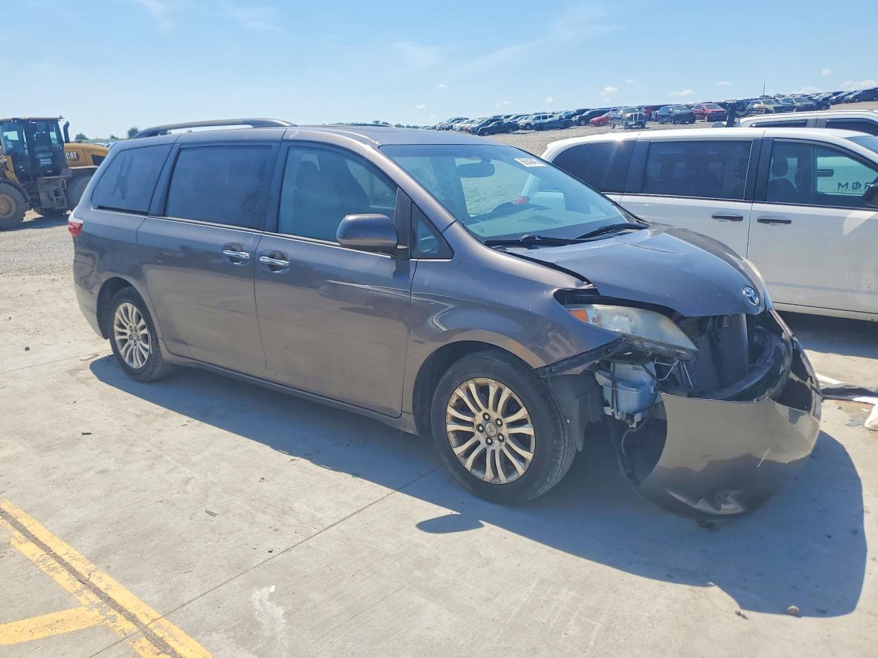 2017 TOYOTA SIENNA