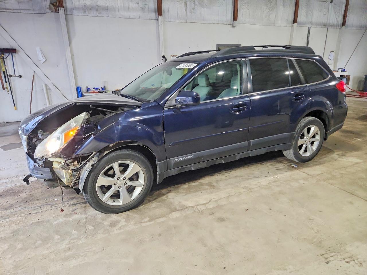 2013 SUBARU Outback