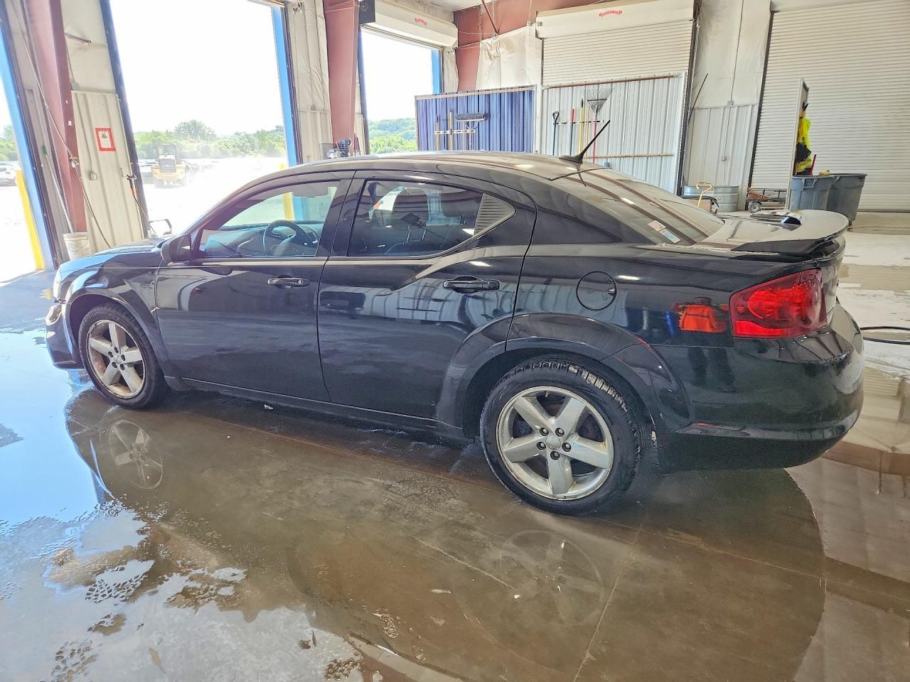 2014 DODGE Avenger
