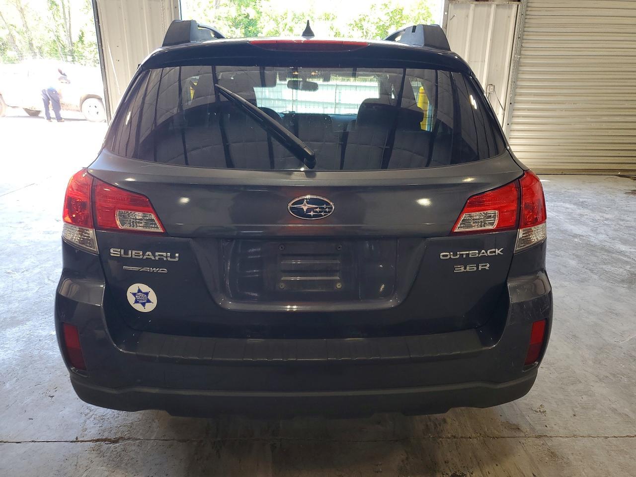 2013 SUBARU Outback