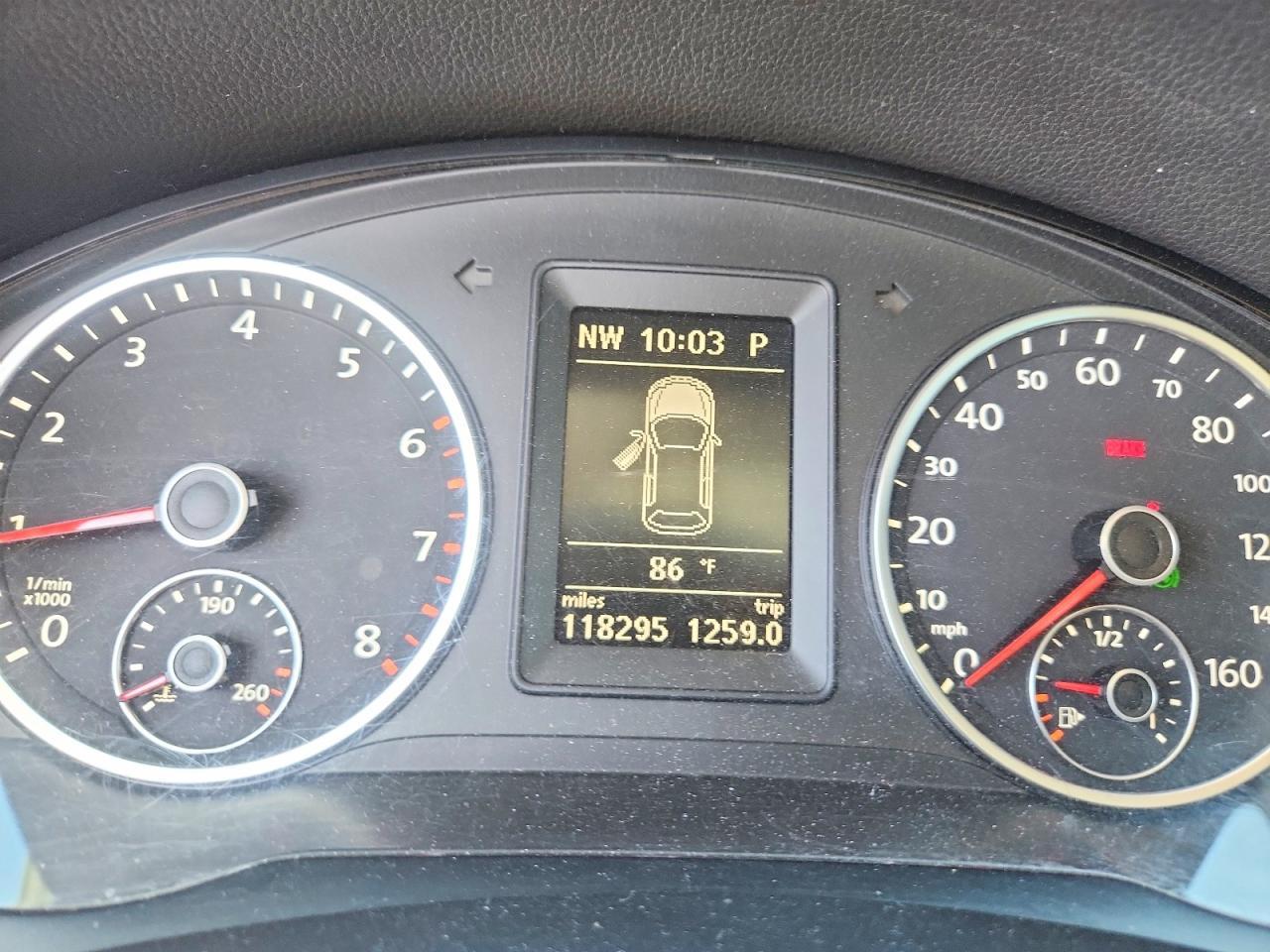 2011 VOLKSWAGEN TIGUAN