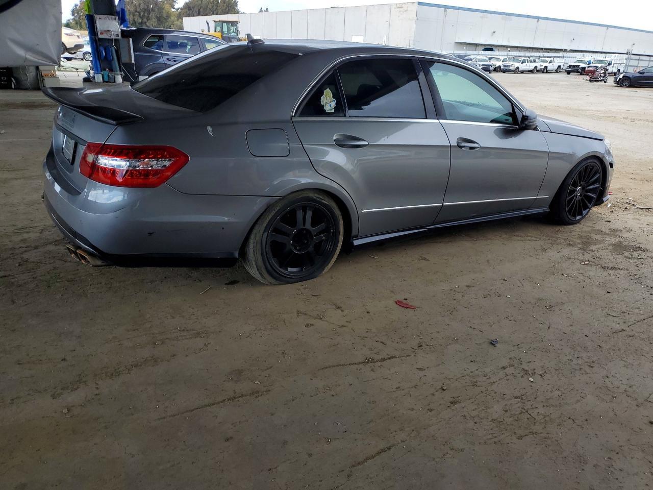 2011 MERCEDES-BENZ E-Class