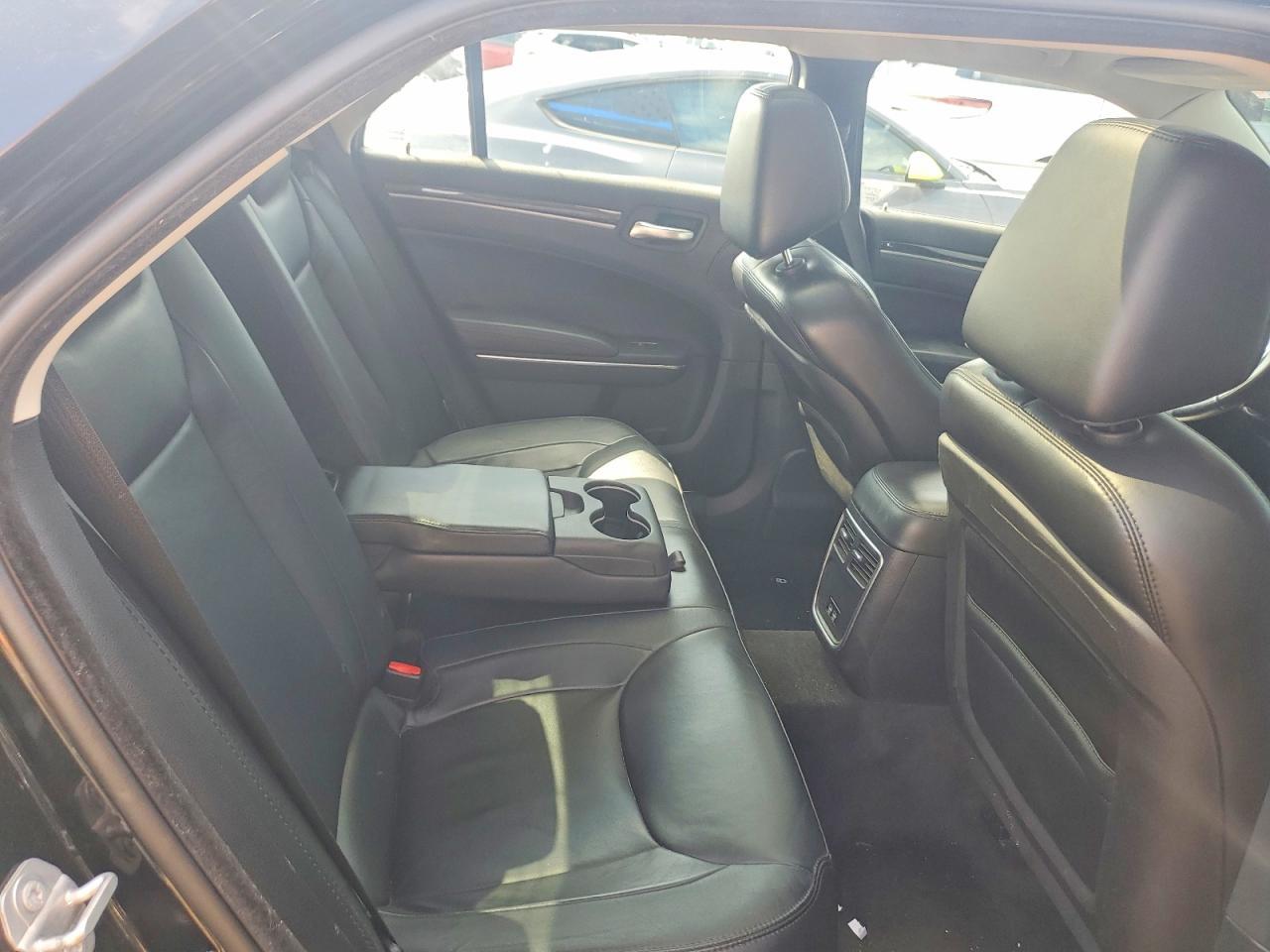 2016 CHRYSLER 300
