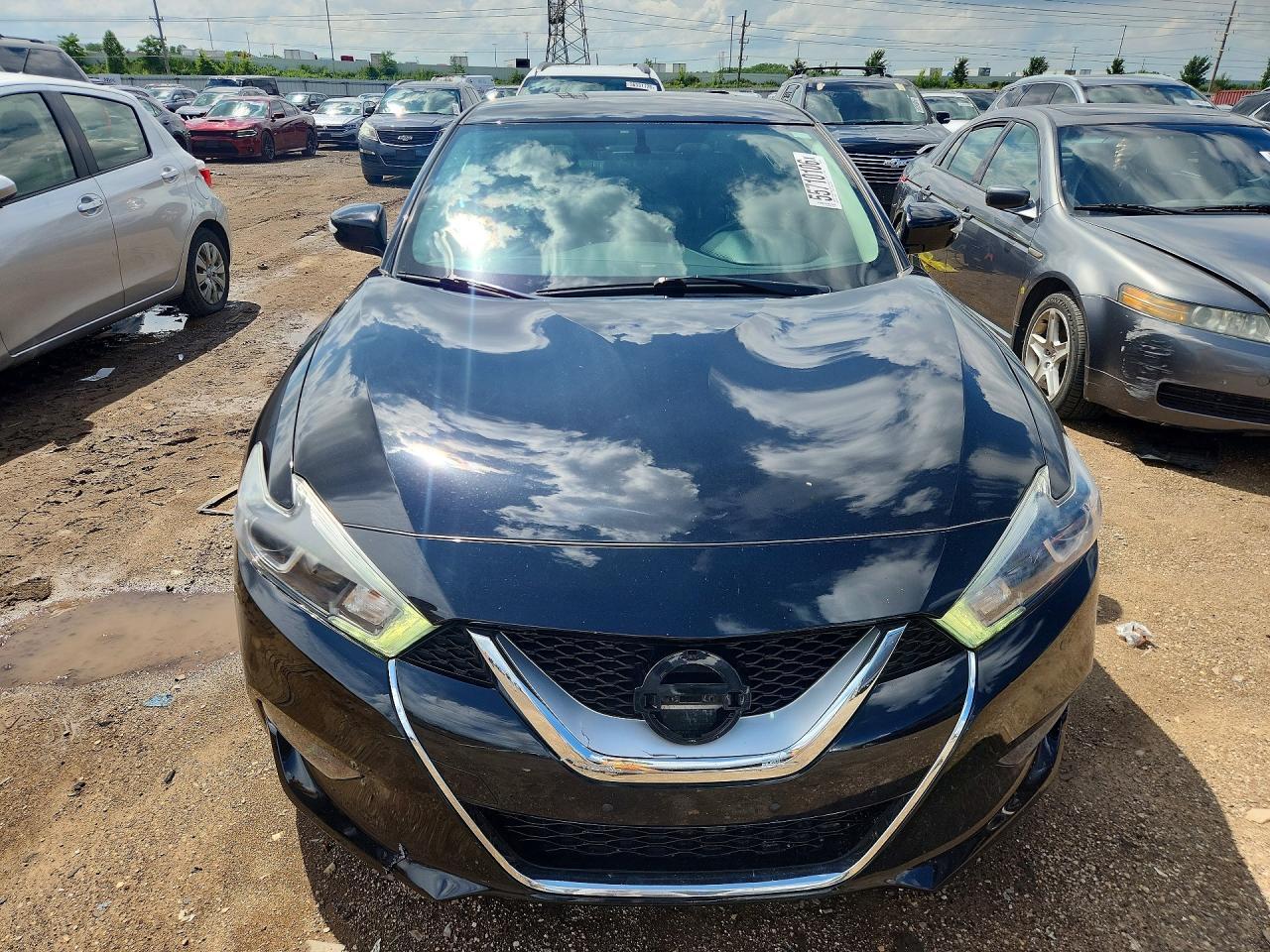 2017 NISSAN Maxima
