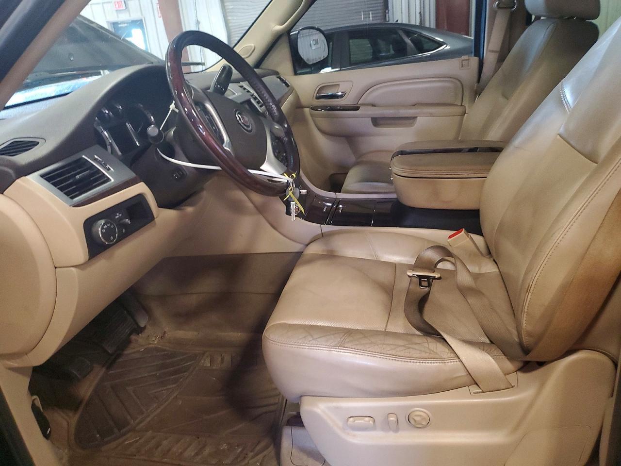 2011 CADILLAC Escalade EXT