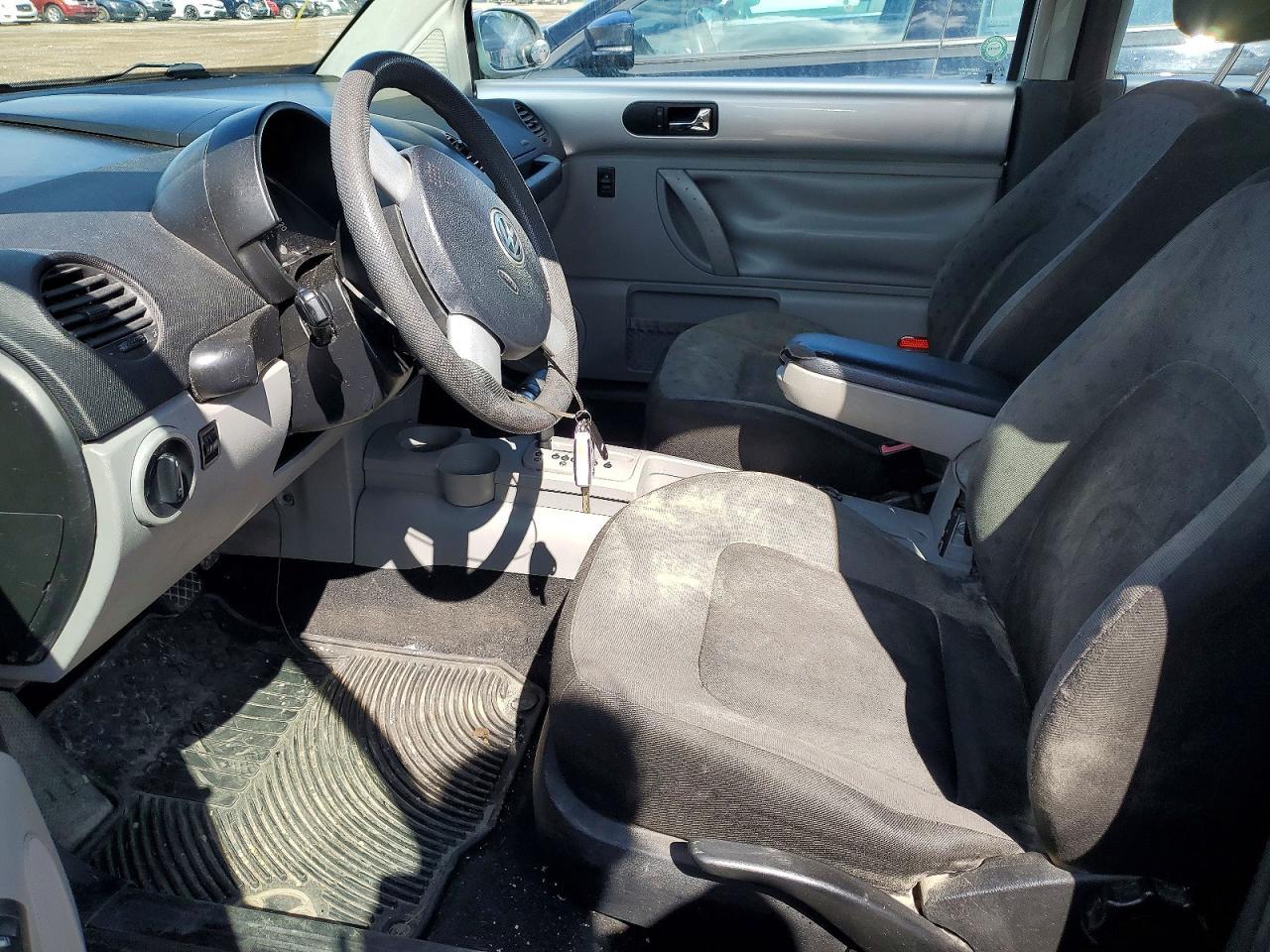 2001 VOLKSWAGEN Beetle