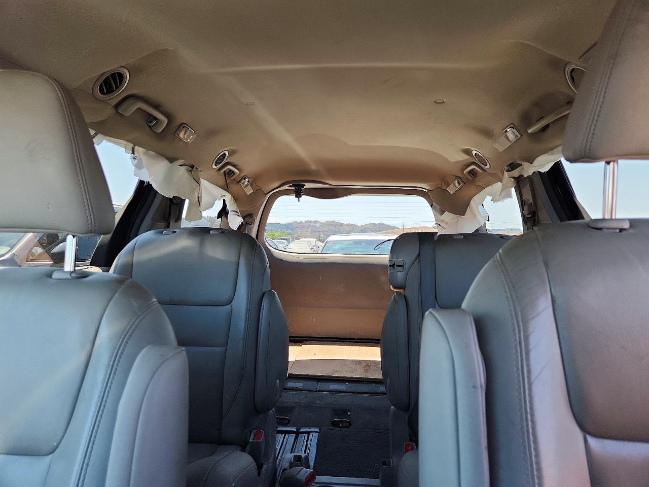 2015 TOYOTA SIENNA