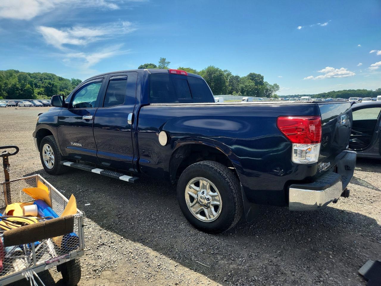 2011 TOYOTA TUNDRA
