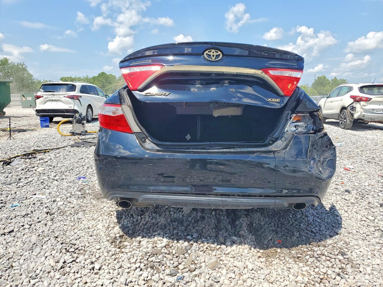 2016 TOYOTA CAMRY