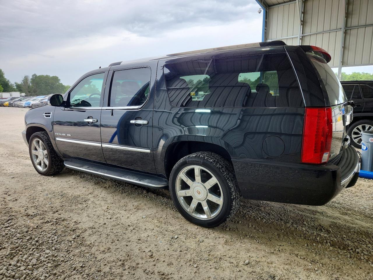 2011 CADILLAC Escalade ESV