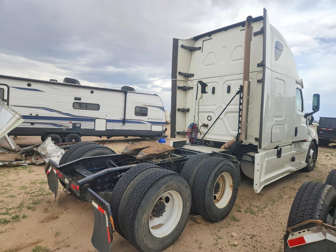 2020 FREIGHTLINER CASCADIA 126