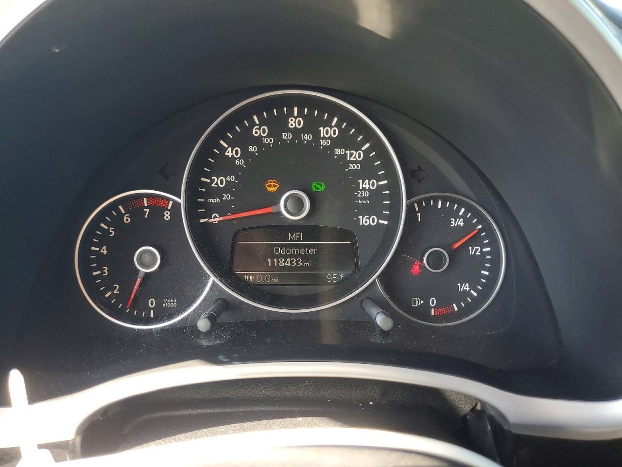 2012 VOLKSWAGEN Beetle