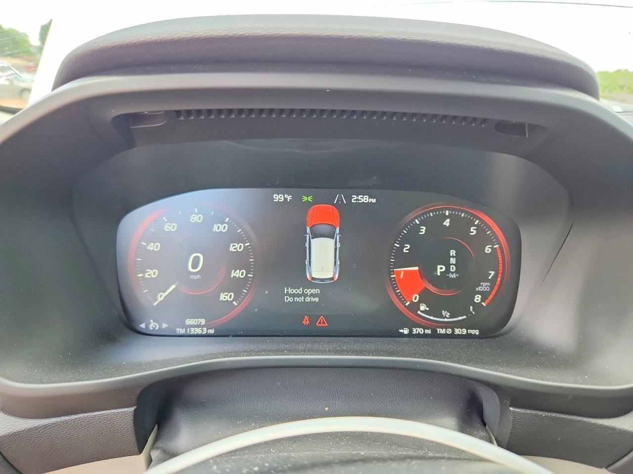 2020 VOLVO XC40