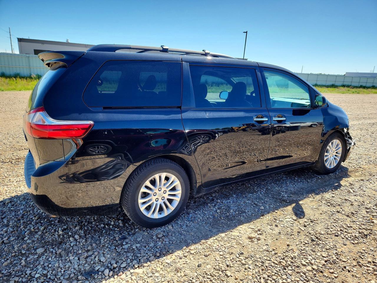 2015 TOYOTA SIENNA
