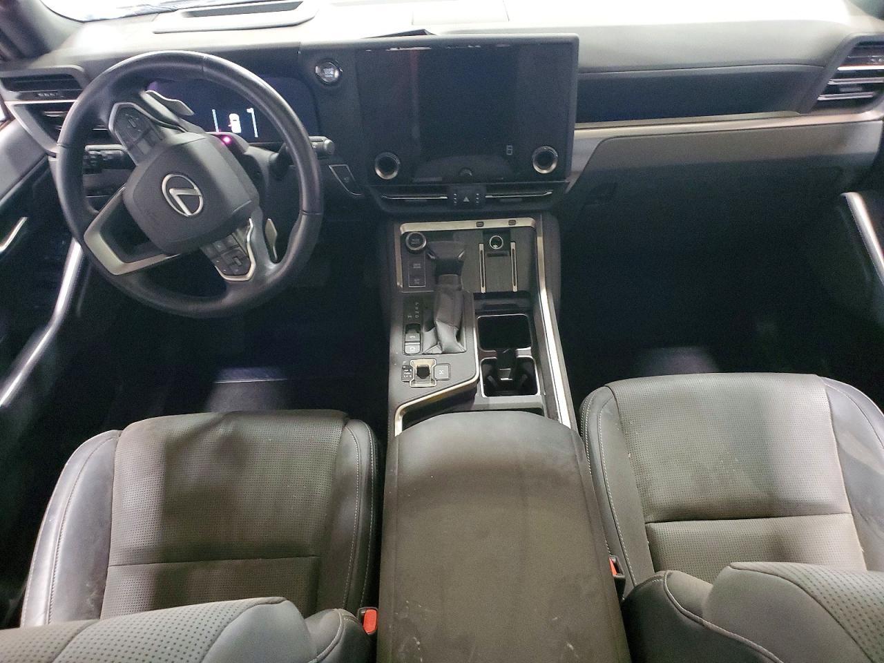 2024 LEXUS GX 550