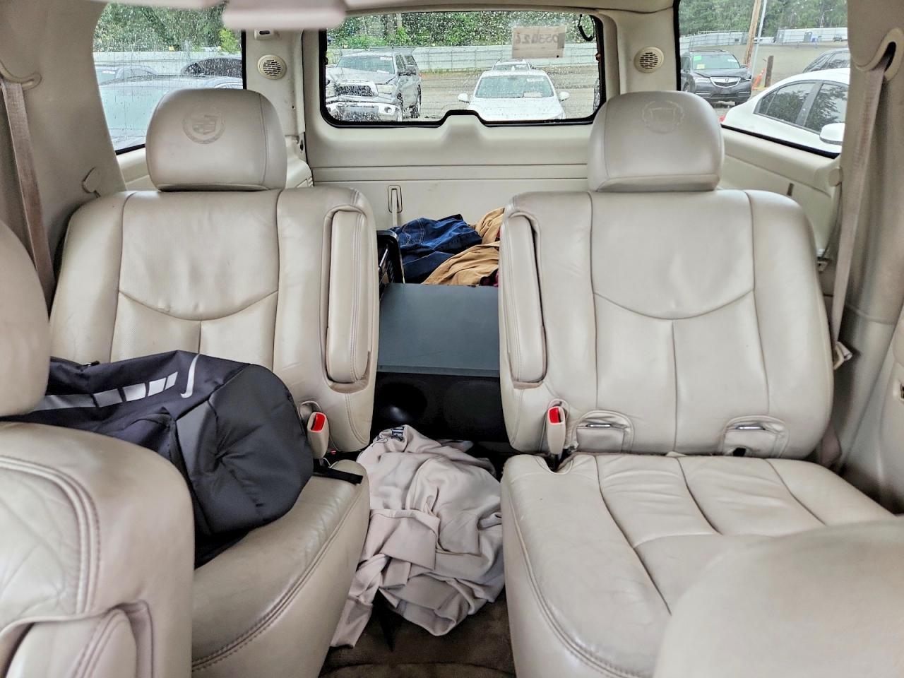 2004 CADILLAC Escalade ESV
