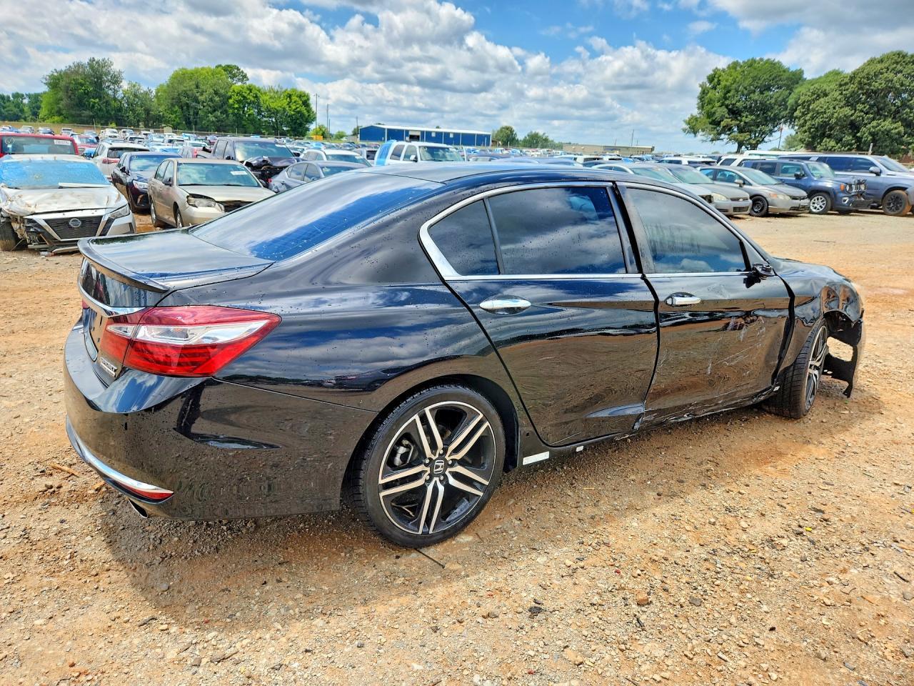 2017 HONDA ACCORD