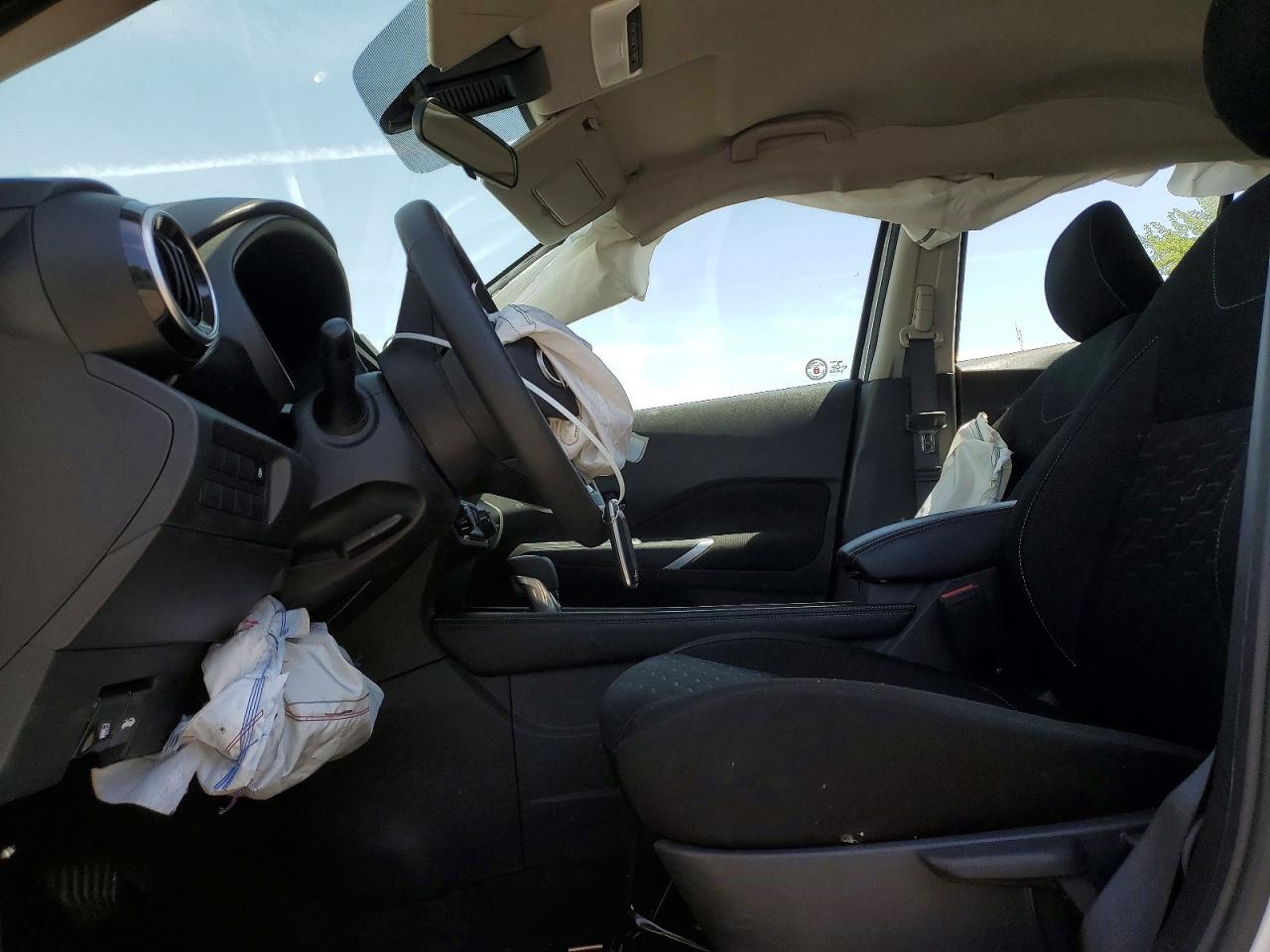 2025 NISSAN KICKS