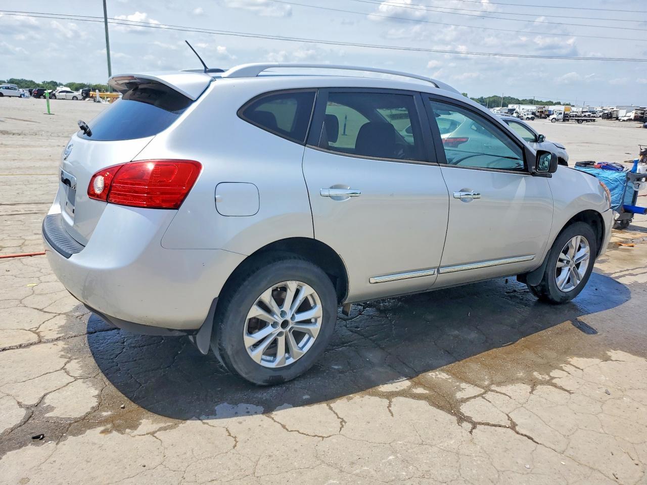 2015 NISSAN ROGUE