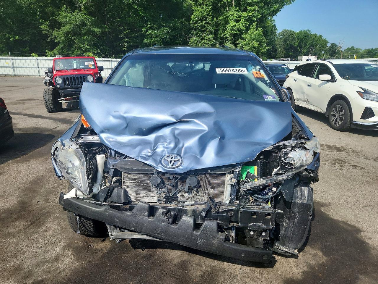 2017 TOYOTA SIENNA