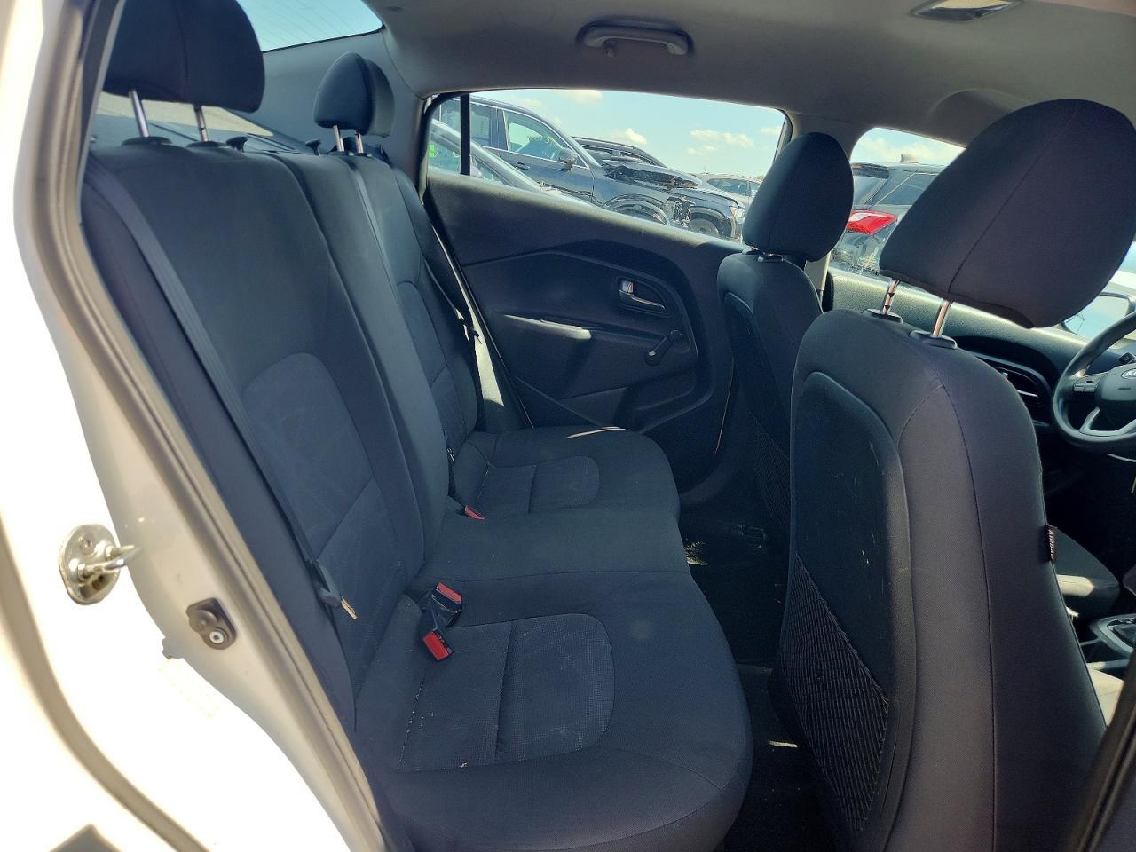 2015 KIA RIO