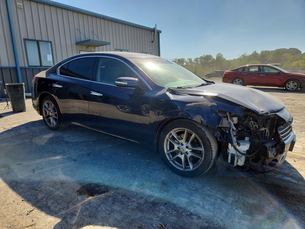 2011 NISSAN Maxima