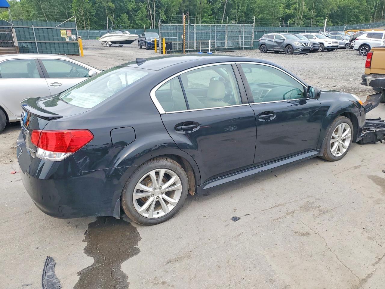 2013 SUBARU Legacy