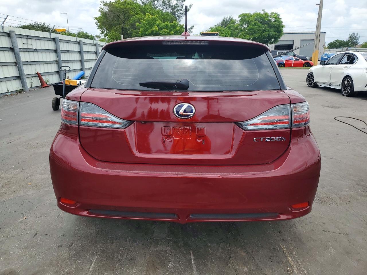 2013 LEXUS CT 200